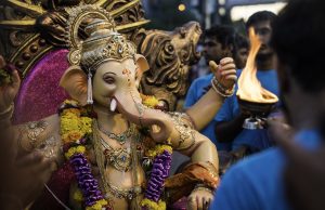 Modern Expressions Of Hinduism: How Rituals And Customs Adapt To Changing Times