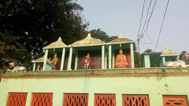 do hindus worship idols