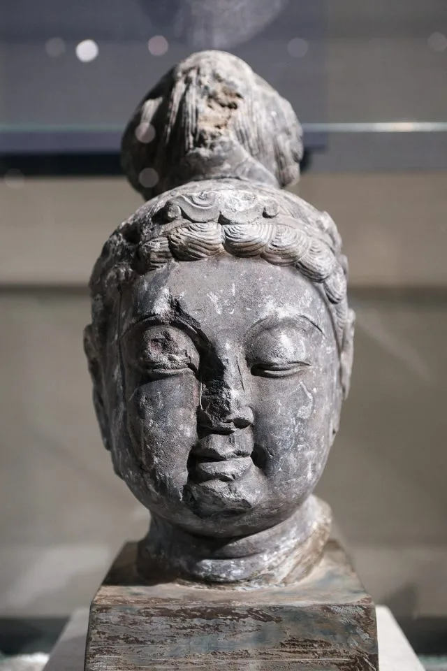 are buddhism and hinduism related